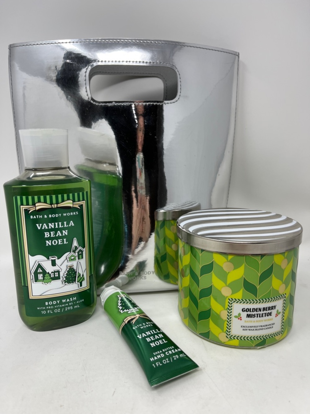 BATH & BODY WORKS CLEARANCE BUNDLE 4 VANILLA BEAN BODY WASH  LOTION CANDLE BAG - Picture 2 of 14